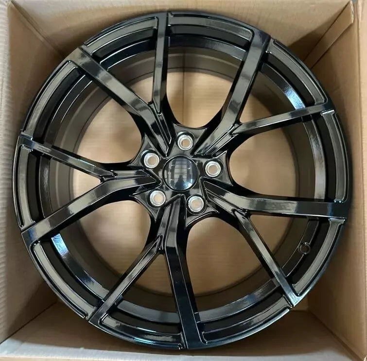 VW Golf R 2021 Estoril Style - 8x18 5x112 et45