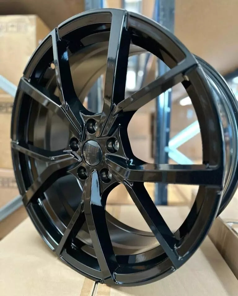 VW Golf R 2021 Estoril Style - 8x18 5x112 et45